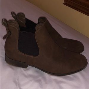 Low cut booties